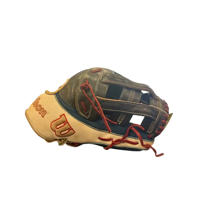 Outfield RH Wilson A2000 Baseball Glove 12.5" (Used)