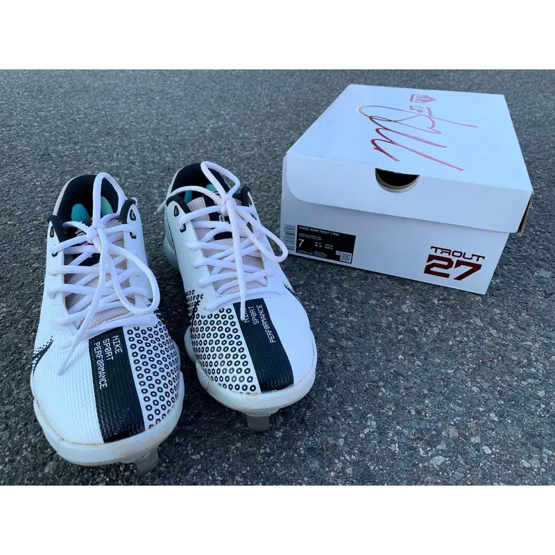 White Men's Size M 7.5  Nike Force Zoom Trout 7 Pro Footwear (Used)