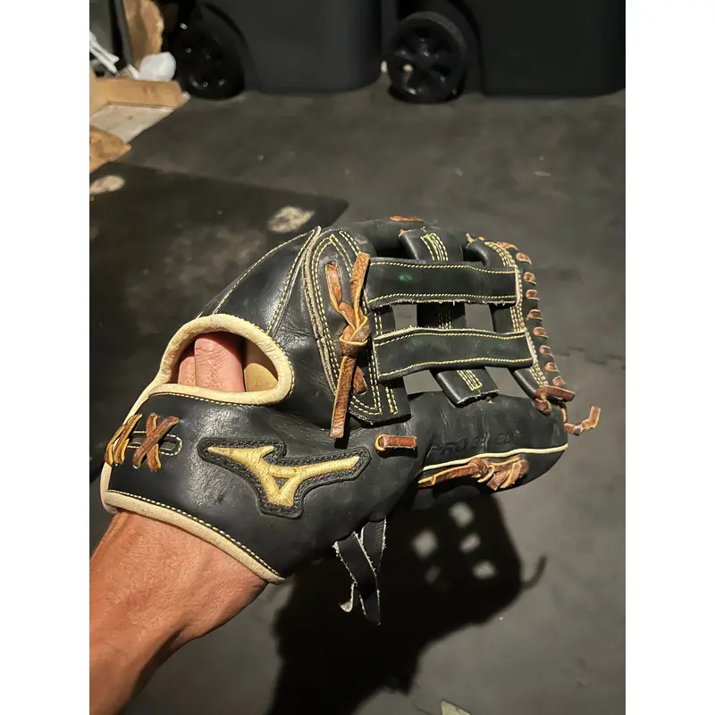Mizuno Pro Select RH Outfield Baseball Glove 12.75" (Used)