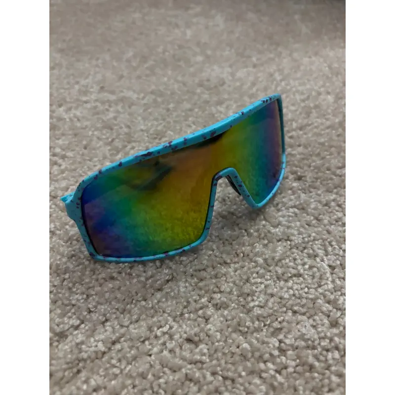 Medium Sunglasses (New) sendy shades