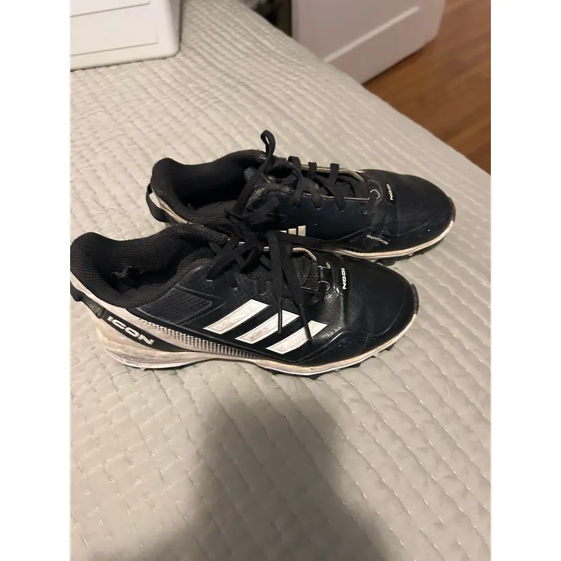Kid's 4Y (Big Kids / Youth) Adidas (Used)