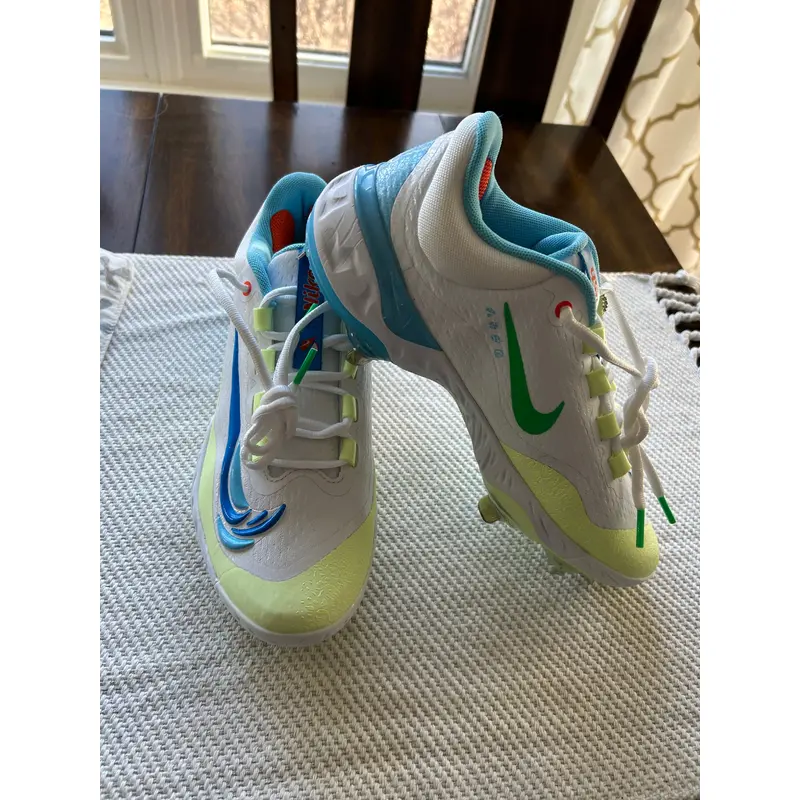 Nike Low Top Alpha Huarache Elite 4 Metal Fresh Pack (New)