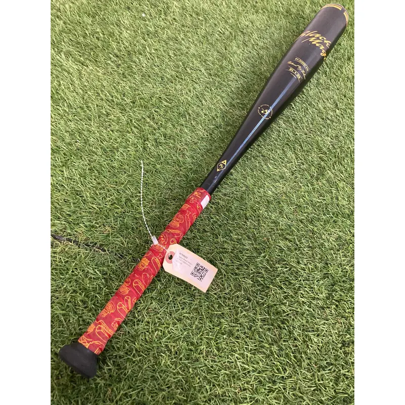 Easton Black Magic (2 3/4") USSSA Bat 2023 (-8)