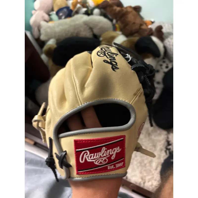 Infield RH Rawlings 200 Series Baseball Glove 9.5" (Used)