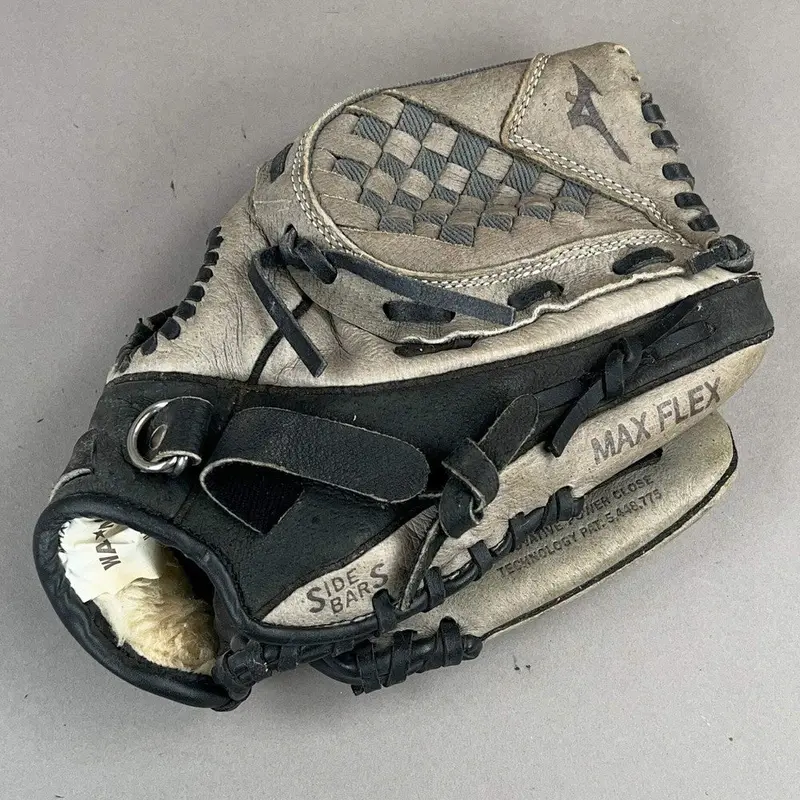 Mizuno MMX1050P1 10.5" Right Hand Thrower Baseball Glove