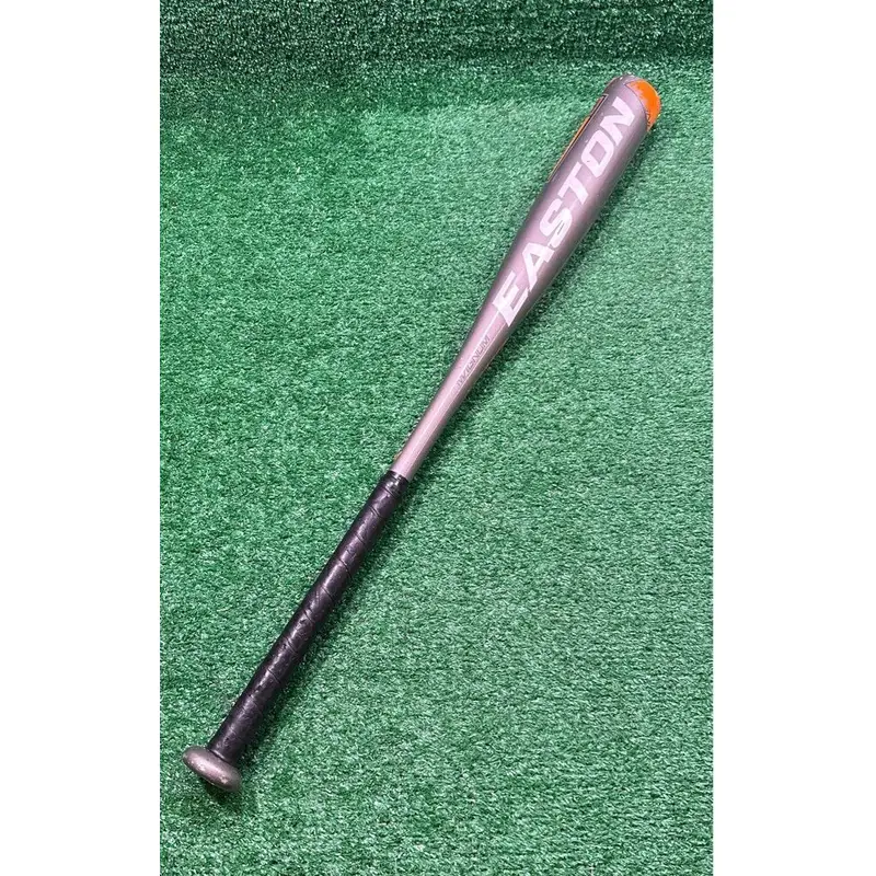 Easton Magnum (28"/18 oz) (-10) 2 1/4" Baseball Bat