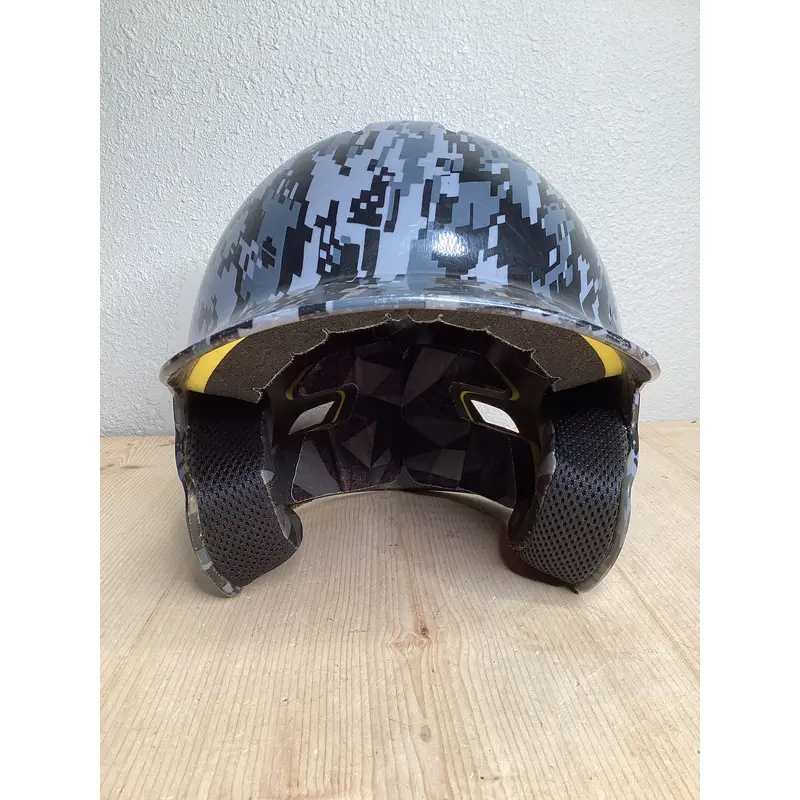Gray 6 1/2-7 1/2 Under Armour UABH2-100 Batting Helmet (Used)