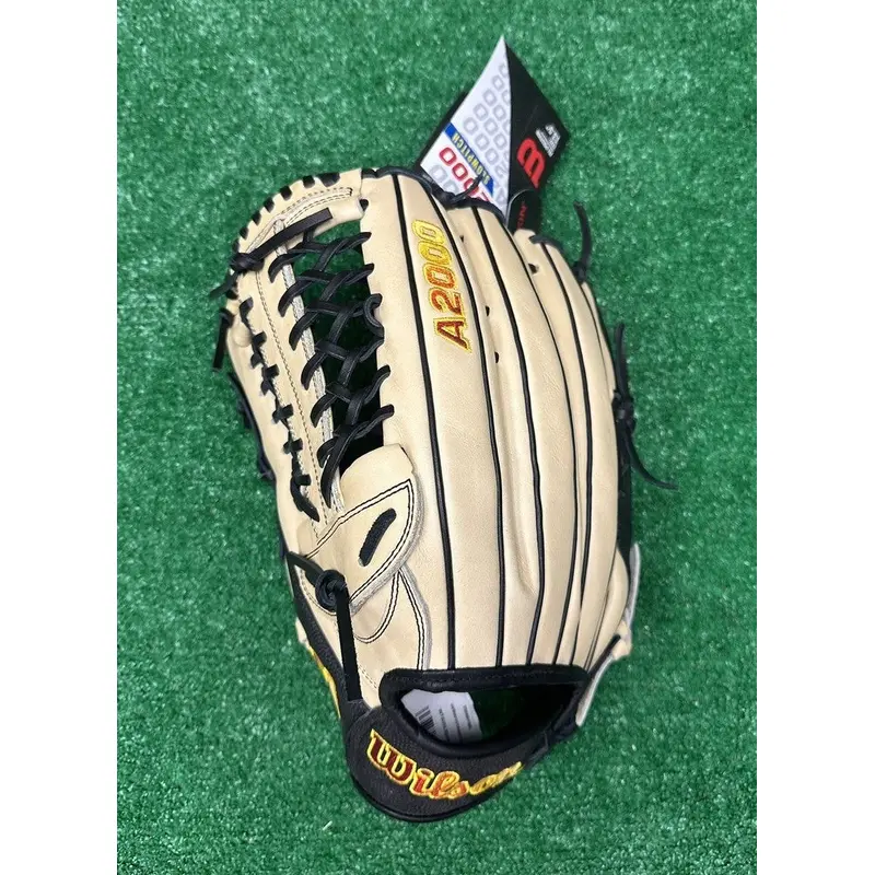 Wilson A2000 SP135 13.5" Slowpitch Softball Left Handed Adult Glove - Lefty