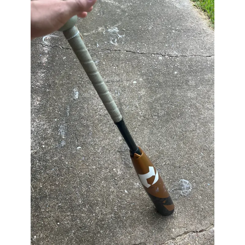Used Kid Pitch (9YO-13YO) DeMarini Zoa Bat USSSA Certified (-10) Composite 19 oz 29"
