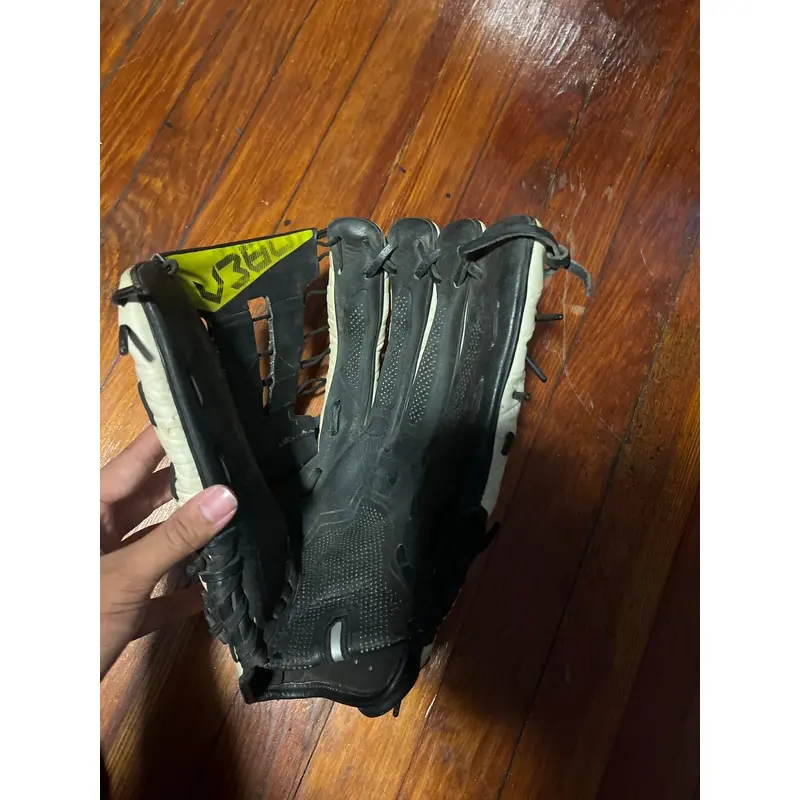 2016 Nike RH Outfield Vapor 360 Baseball Glove 12" (Used)