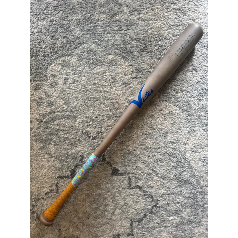 Like New!! Victus MH17 Maple Bat (-3) 29 oz 32"
