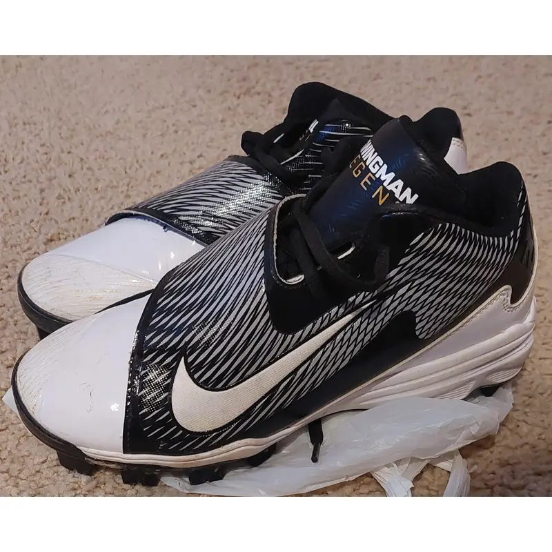 Youth 4.5 Nike High Top Molded baseball cleats