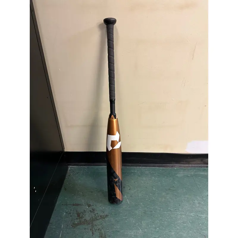 Zoa Bat (-8)  22" (Used)