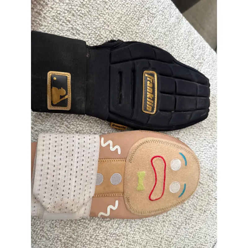 Black Junior Sliding Mitt (Used)