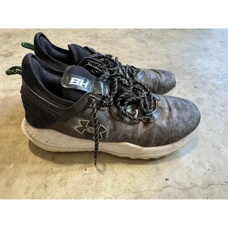 Men's Adult Size M 10.0 (W 11.0) Under Armour Shoes (Used)