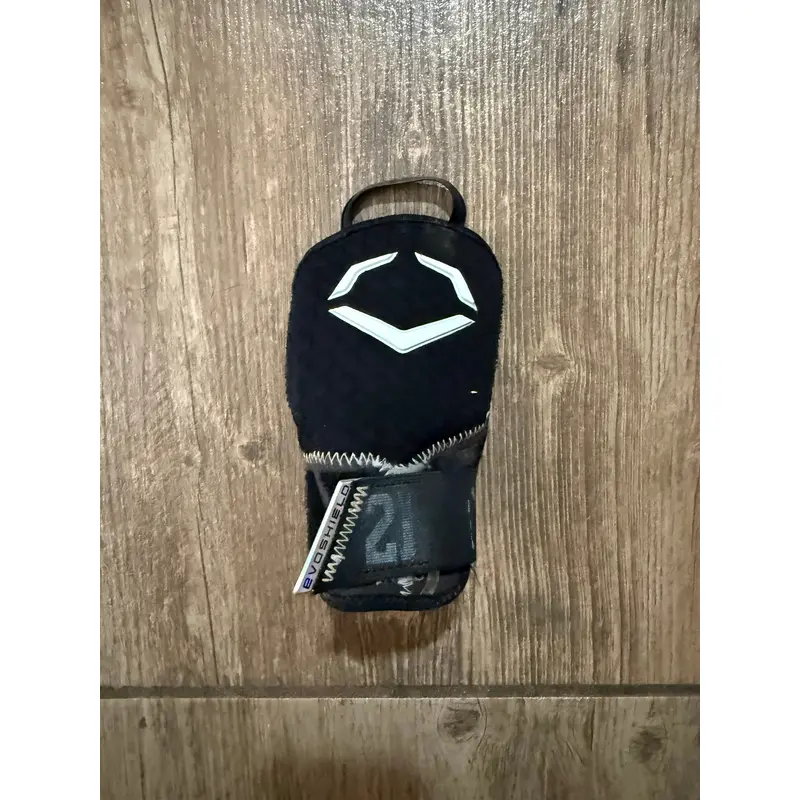 Black Senior EvoShield Wrist w/ Strap Wrist Guards (Used)