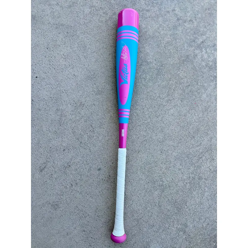 2025 Victus USSSA Certified Bat (-10) 18 oz 28"