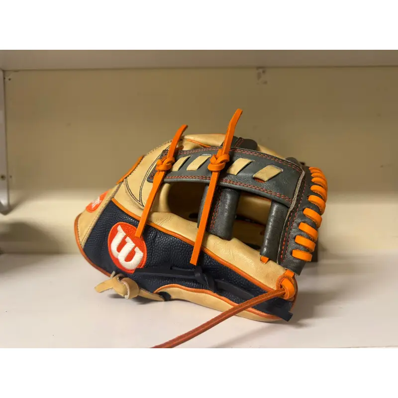 Wilson A2000 JA27 11.5" New Laces In Excellent Condition