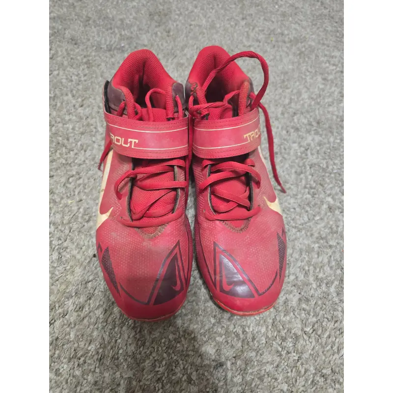 Red Men's Size M 9.0 (W 10.0) Nike Low Top Trout (Used)