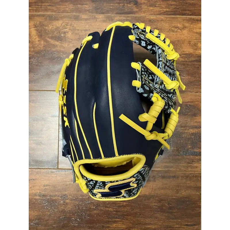 Ssk Zpro 11.5 Glove Luis Urias Game Model