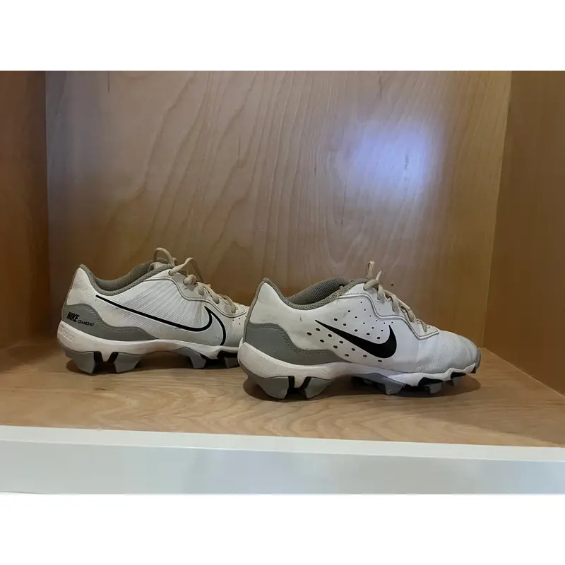 White Kid's Youth Nike Low Top vapor Detachable Cleats (Used)