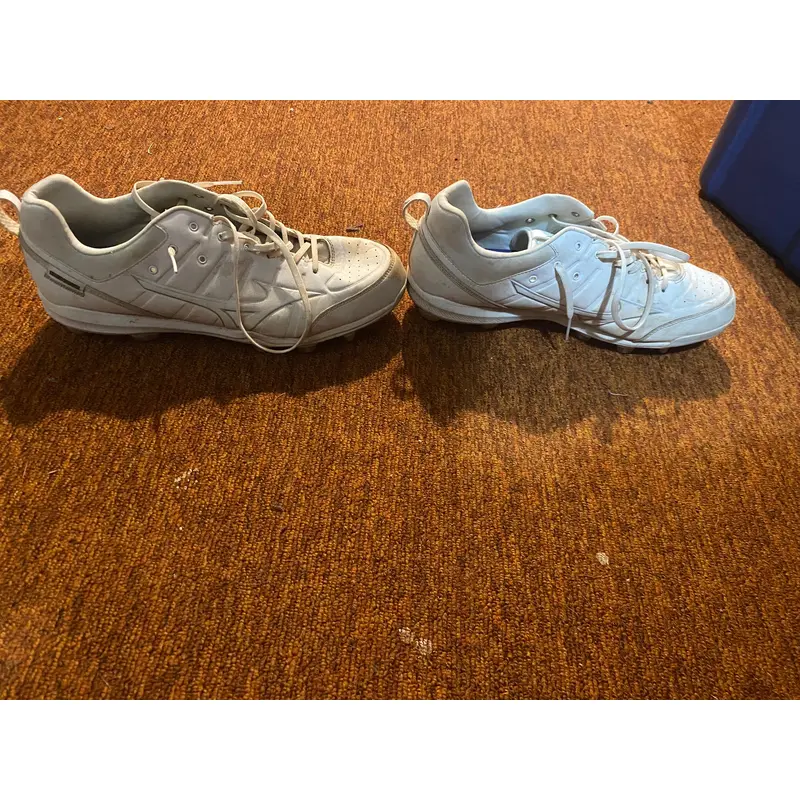 White Men's Size 13.0 (W 14.0) Mizuno Ambition 2 (Used)