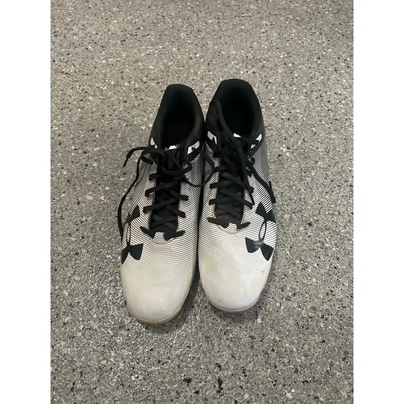 Used Adult Low Top Molded Cleats