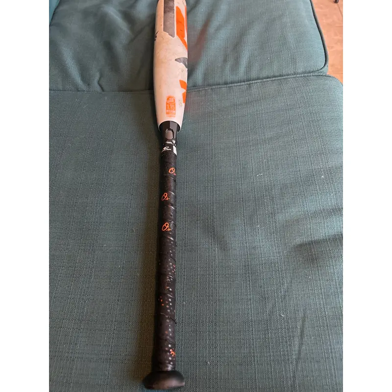 Used DeMarini CF -8 Composite 22OZ 30"