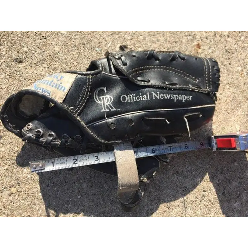 Baseball Glove Colorado Rockies Rocky Mountain News 1995 YOUTH Right Hand Throw