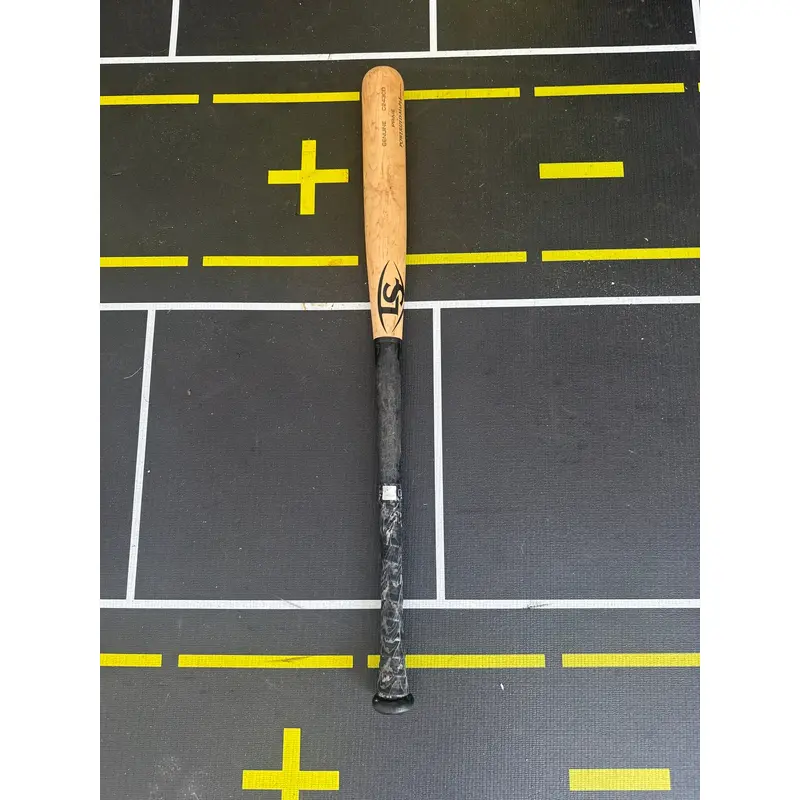 Louisville Slugger Bat (-3) 31.75 oz 33.75" (Used)