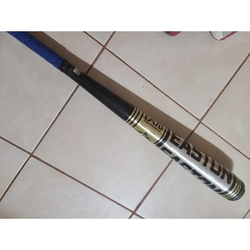Used Easton EA70 series Alloy Bat (-4) 28 oz 32"