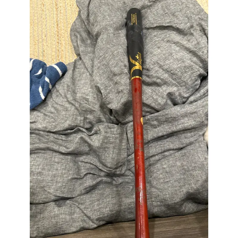 Victus Tatis Bat (-3) 30 oz 33" (Used)