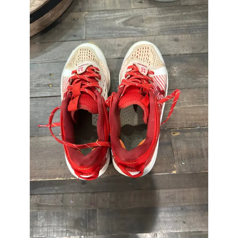 Red Men's Size M 7.5 (W 8.5) Youth Under Armour Low Top (Used)