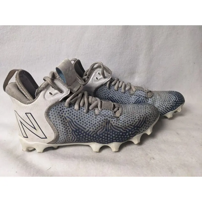New Balance Freeze Cleats size 4 Color White Condition Used