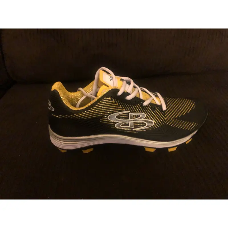 Yellow New Men's Low Top Molded Cleats