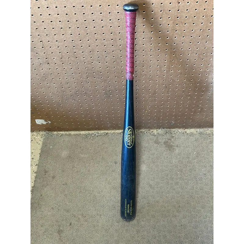 Used  Louisville Slugger Maple 23.5 oz 30" Y125 Bat