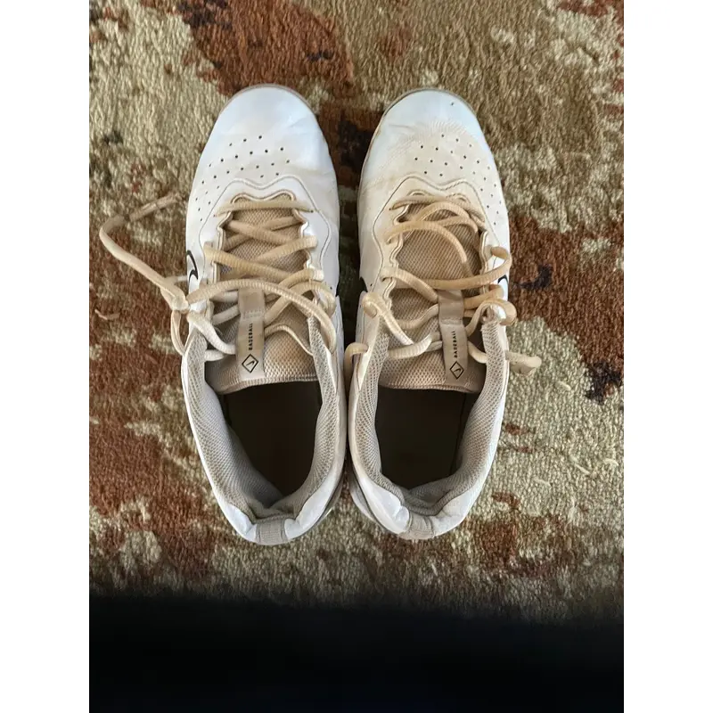 White Men's Size M 7.5 (W 8.5) Nike Low Top Molded Cleats Huarache (Used)
