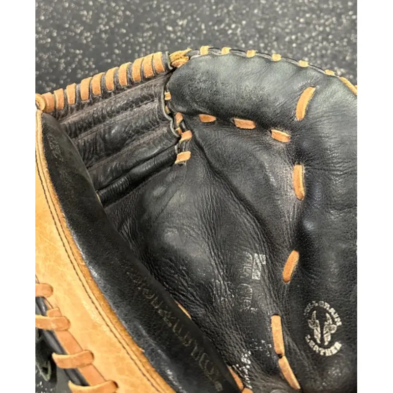 Mizuno RH Catcher's GXC Baseball Glove 32.5" (Used)