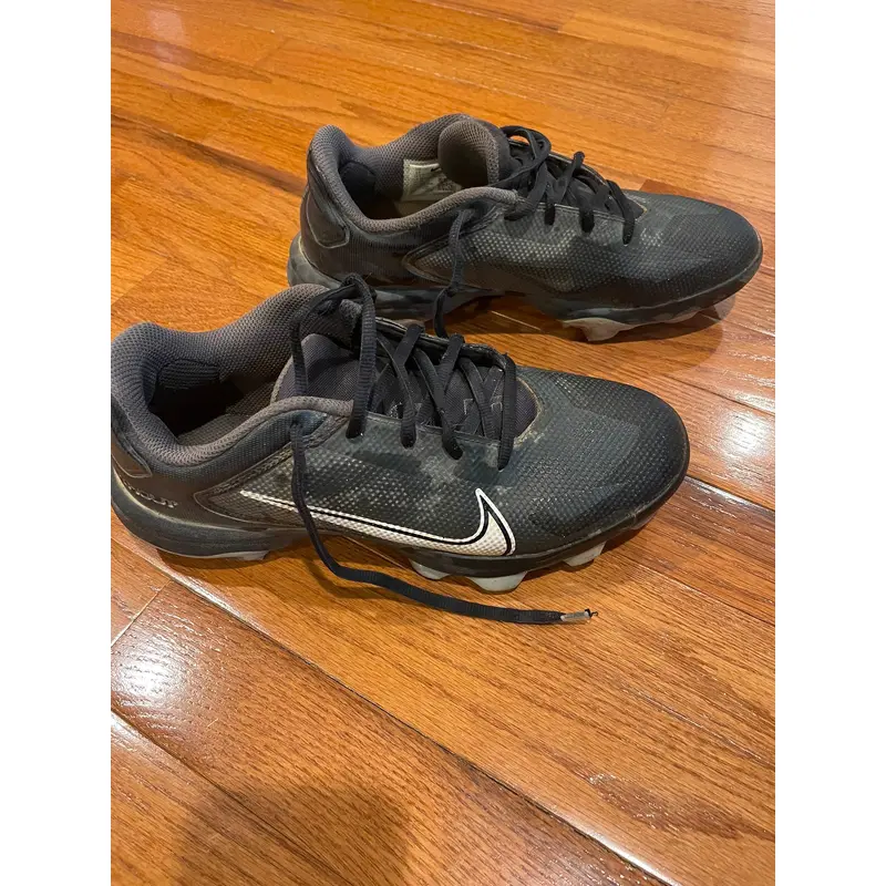 Nike trout baseball cleats
