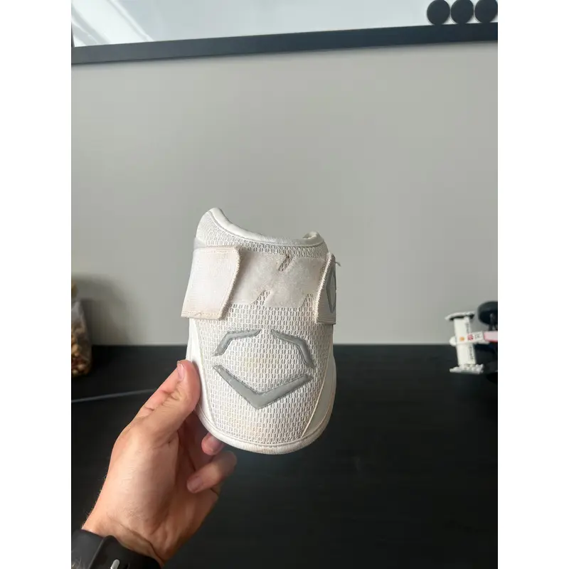 White Senior EvoShield Elbow Guard Elbow Protection (Used)
