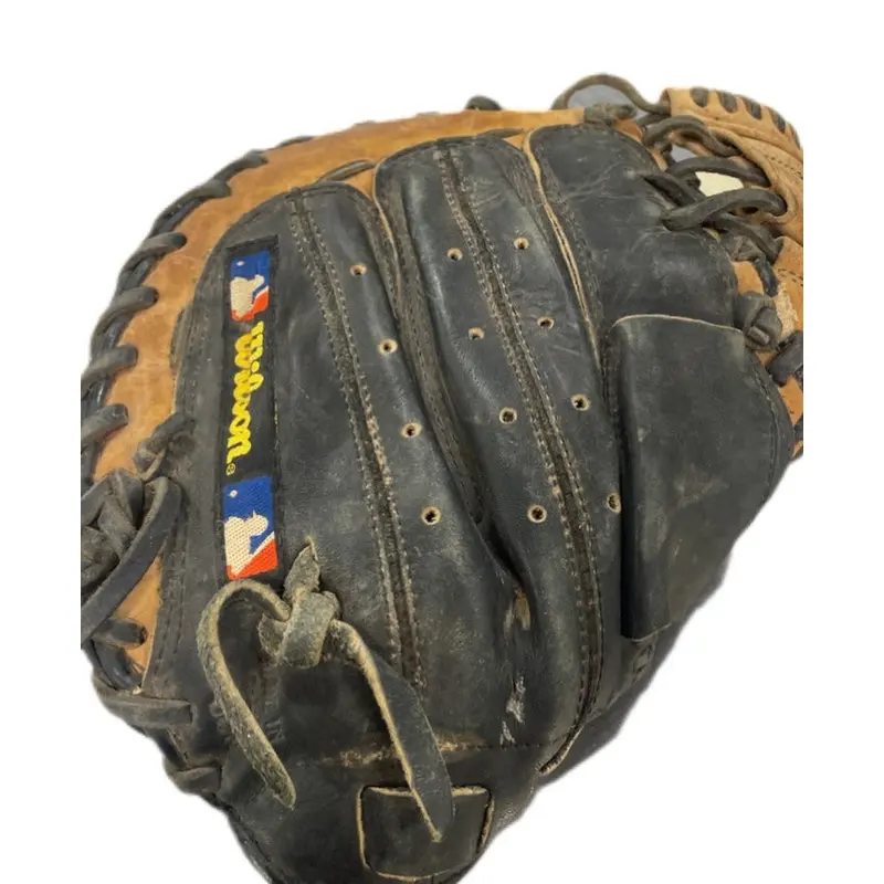 Wilson Right Hand Throw Catcher's Baseball Glove 32" (Used)