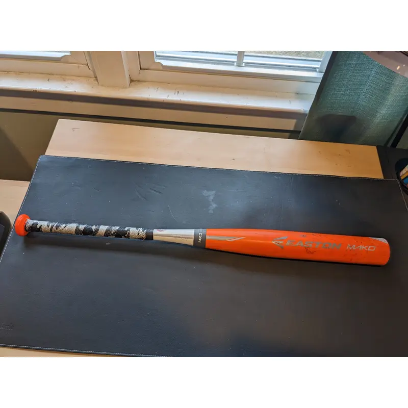 Used USSSA Certified 2015 Easton Composite Mako Bat (-11) 19 oz 30"