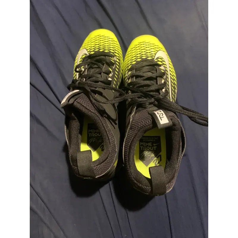 Nike Trout 27 Cleats Sz 8