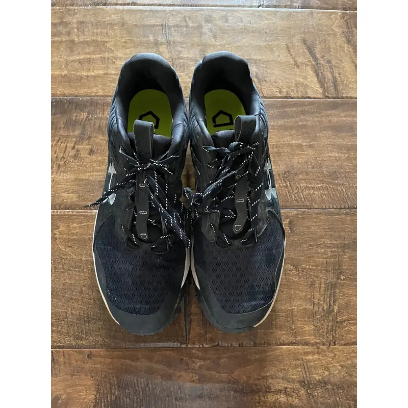 Black Adult Size 14 (Women's 15) Under Armour Shoes