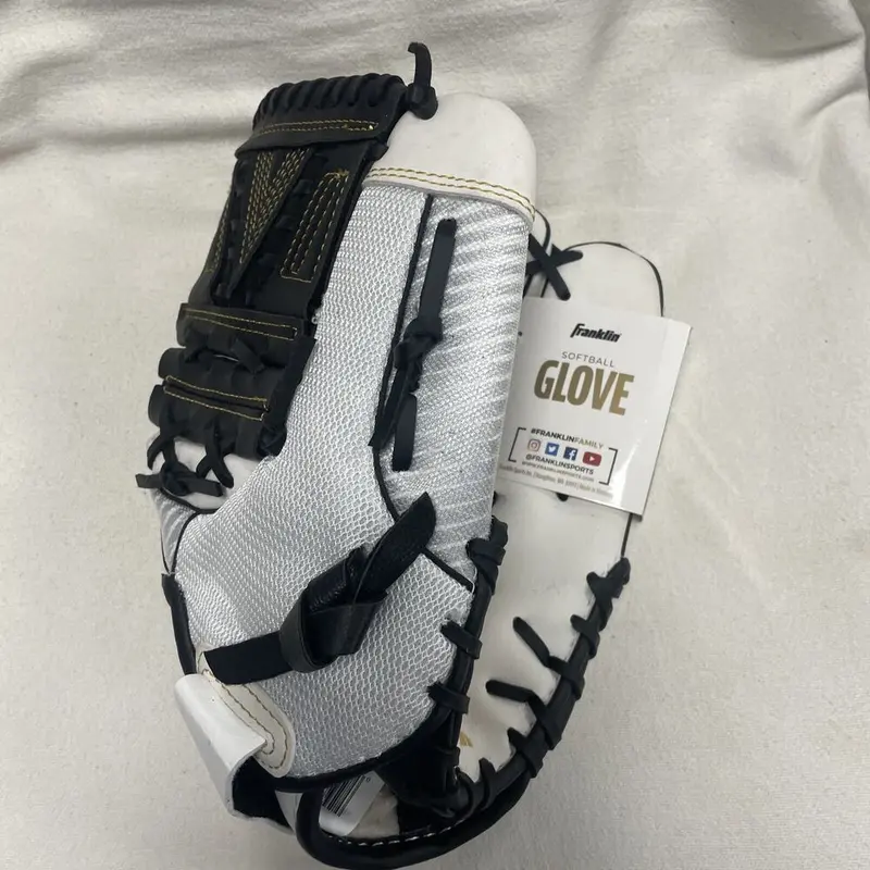 Brand New Size 11 Inch RHT Franklin  FASTPITCH PRO SERIES SOFTBALL GLOVE.