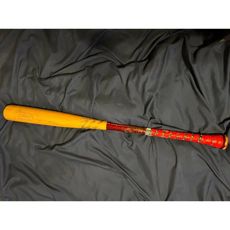 Used Marucci (-4) 30 oz 32" Cutch 22 Bat
