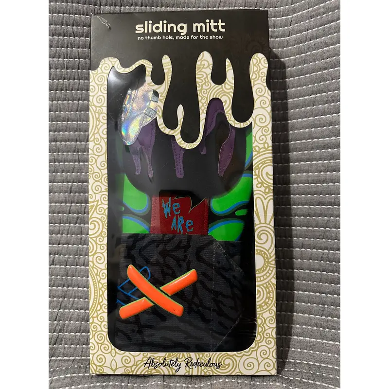 ARIA Jazz Chisholm Out of This World Sliding Mitt