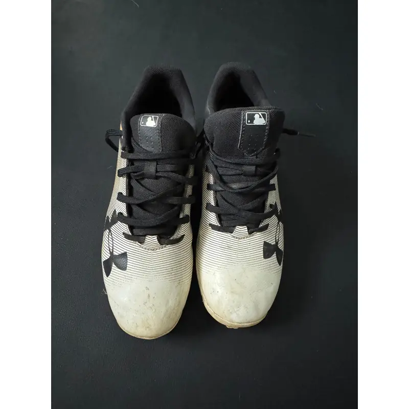 Molded Baseball Cleats