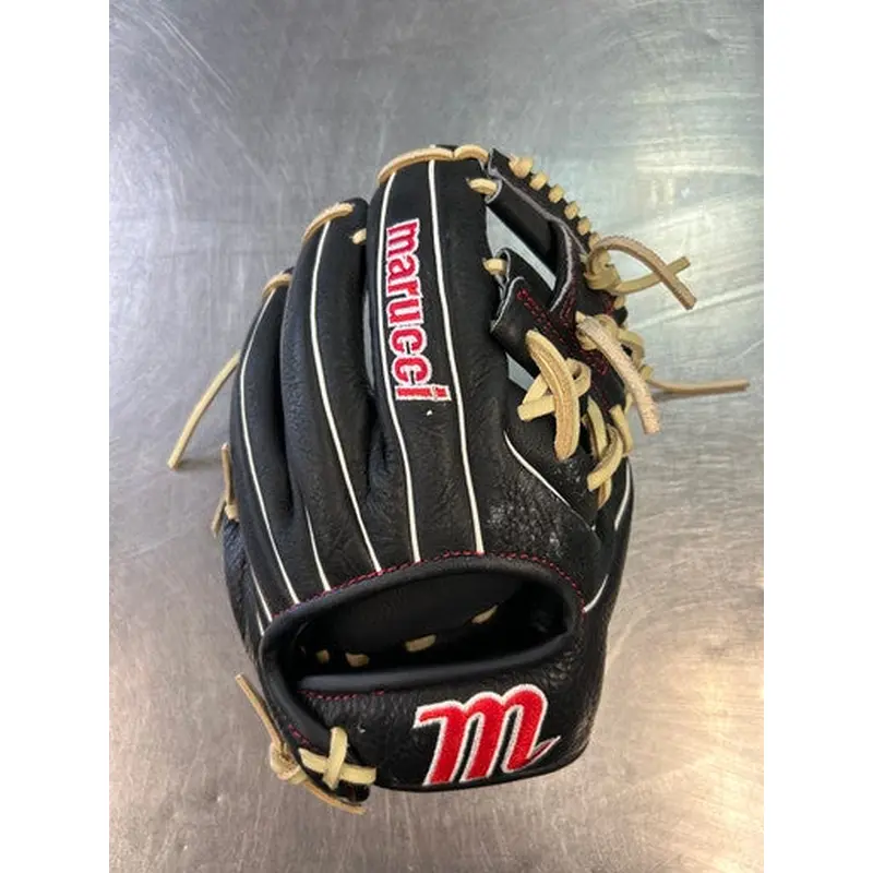 Used Marucci AC41A2 BB/SB Glove RH Throw Black 11" 11868-S000064121
