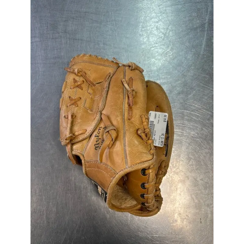 Used Wilson A2141 BB/SB Glove RH Throw Brown 12" 11868-S000064771